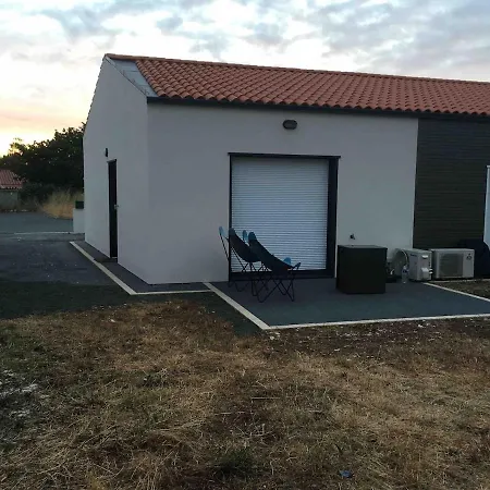 Maisonnette Climatise Avec Terrasse Et Jardin 公寓 Sallertaine