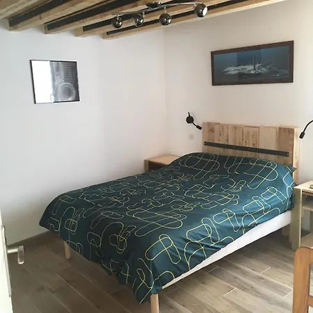 شقة Maisonnette Climatise Avec Terrasse Et Jardin *