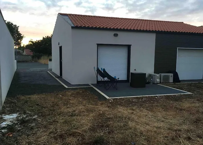 Maisonnette Climatisé Avec Terrasse Et Jardin Apartamento Sallertaine